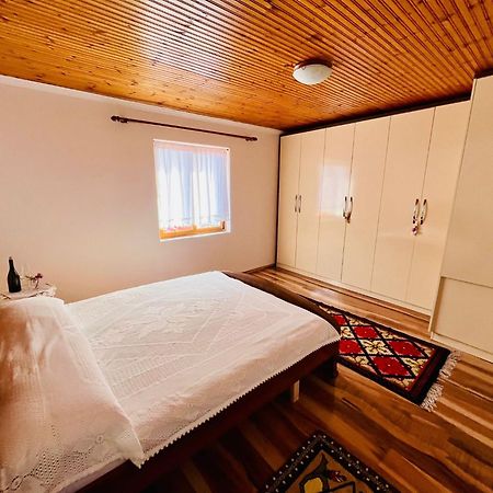 Nena'S Dashe House Берат Екстер'єр фото