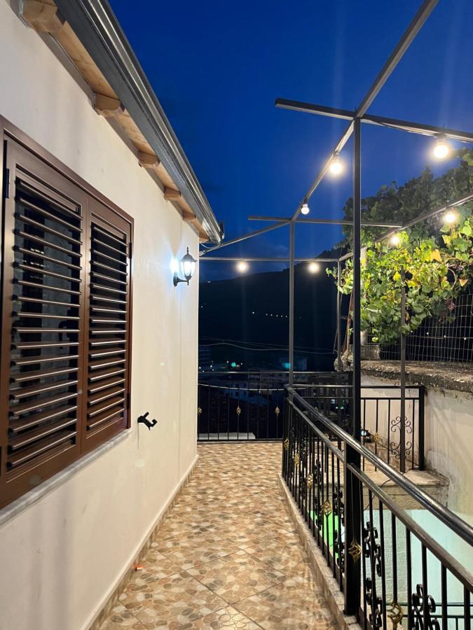 Nena'S Dashe House Берат Екстер'єр фото